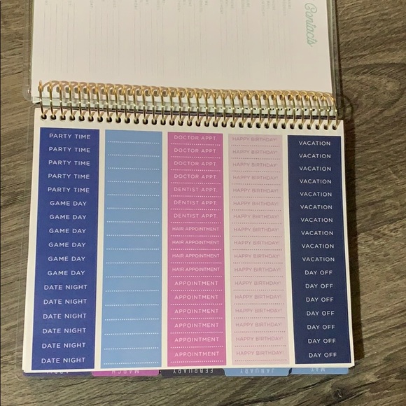Glitter spiral laminated planner - Picture 5 of 8
